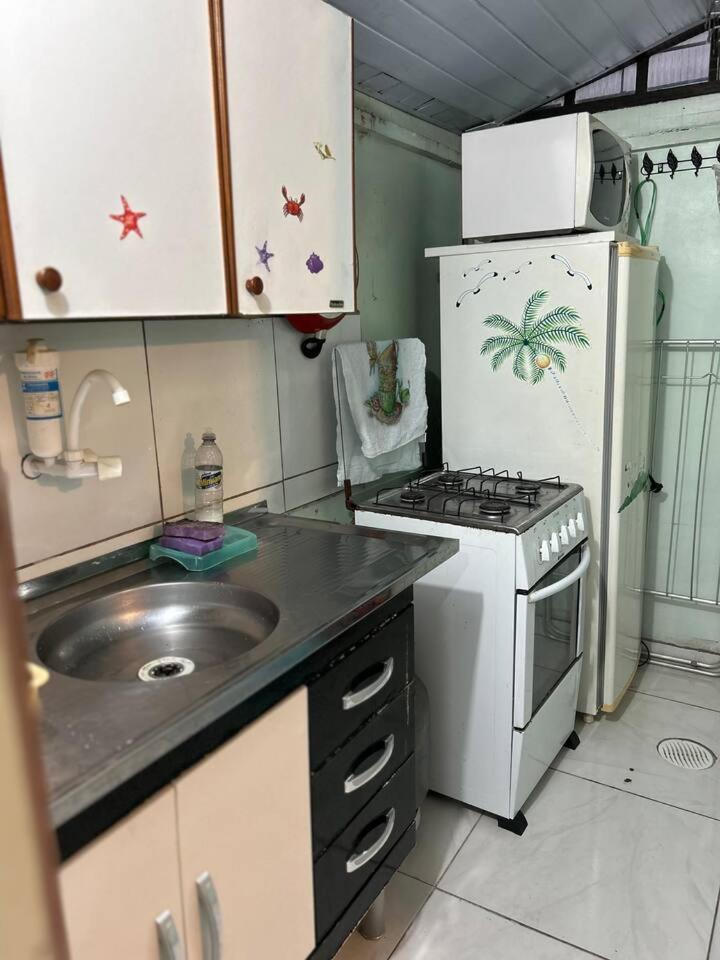 Kitnet Flamingo 31B Apartment Matinhos Luaran gambar