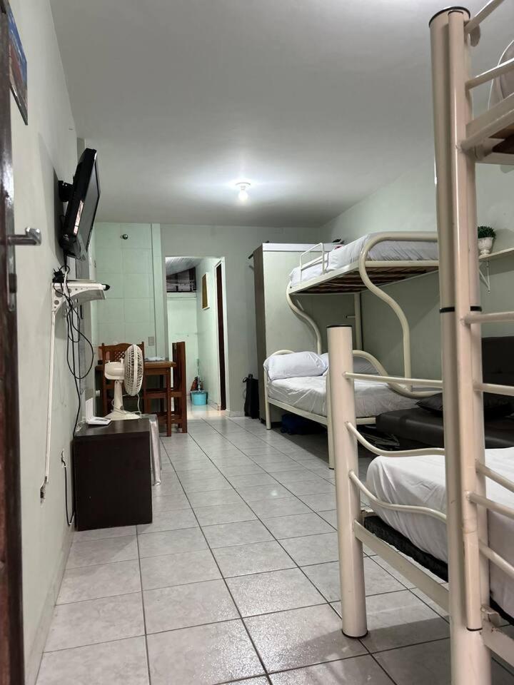 Kitnet Flamingo 31B Apartment Matinhos Luaran gambar