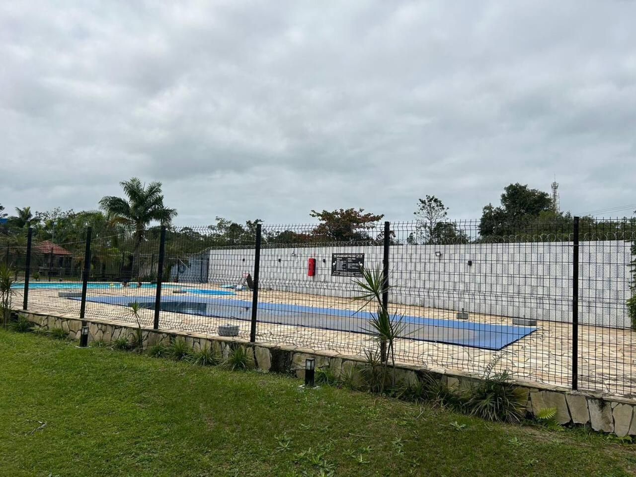 Kitnet Flamingo 31B Apartment Matinhos Luaran gambar