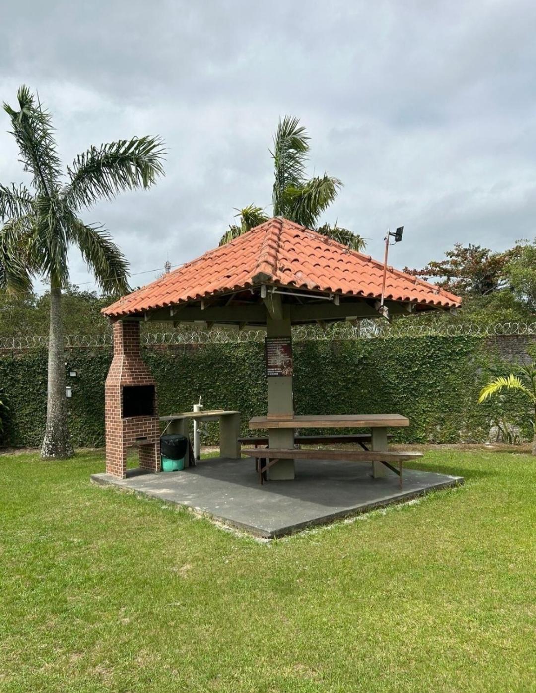 Kitnet Flamingo 31B Apartment Matinhos Luaran gambar
